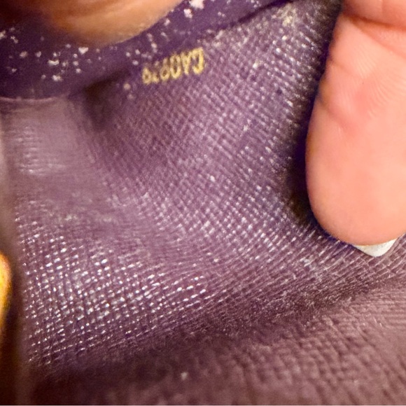 ⭐️⭐️Louis Vuitton Yellow Epi Leather 6-Ring Key-holder Wallet - Picture 14 of 15